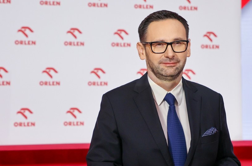 Daniel Obajtek zapowiada, że Orlen chce produkować nowe paliwo. /Piotr Molecki /East News