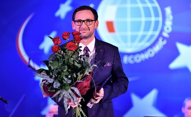 Daniel Obajtek zmuszony do obrony – odpiera zarzuty i ujawnia zarobki z ostatnich lat