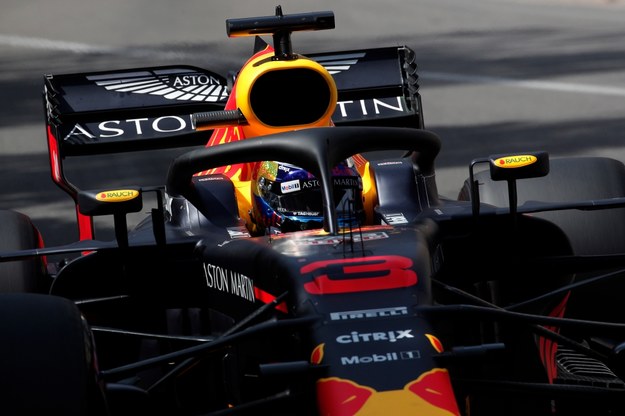 Daniel Ricciardo w bolidzie /YOAN VALAT  /PAP/EPA