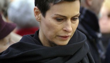 Danuta Stenka opowiedziała o mężu i córkach. Znienacka pojawiły się łzy. "Nie jest łatwe"