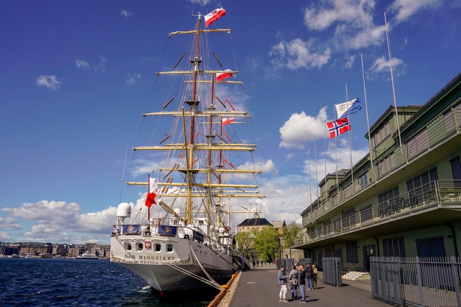 “Dar Młodzieży” świętuje w Oslo rocznicę uchwalenia Konstytucji 3 Maja /ORN E. BORGEN/NTB /PAP/EPA