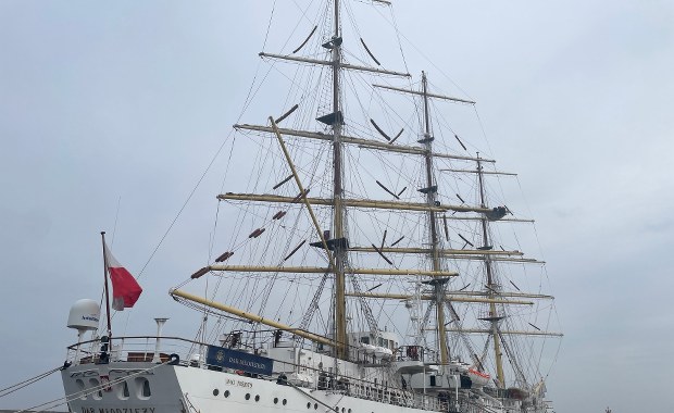 "Dar Młodzieży" wypłynął w pierwszy rejs w tym roku