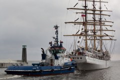 Dar Młodzieży wypłynął w półroczny rejs