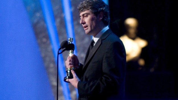 Dario Marianelliego ze statuetką Oscara za najbardziej oryginalną muzykę, 2008 /GREG HARBAUGH /PAP