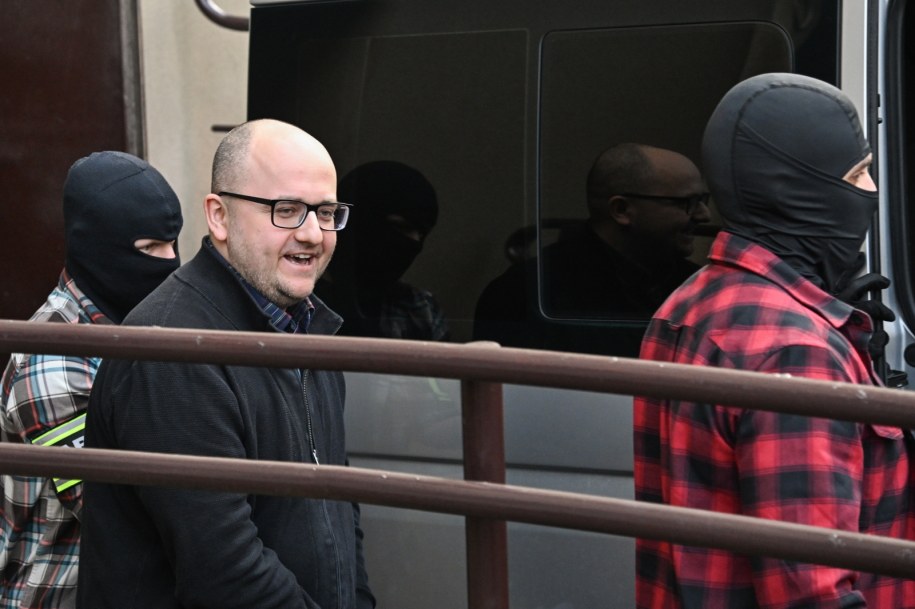 Dariusz Matecki wyprowadzany z Sądu Rejonowego dla Warszawy-Mokotowa /Radek Pietruszka /PAP