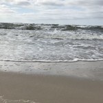 Darłówko: Nie żyje 14-latek, który wraz z rodzeństwem został porwany przez morskie fale