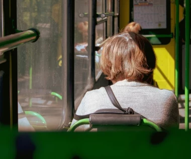 Darmowa komunikacja miejska dla emerytów. Potrzebny tylko dowód osobisty