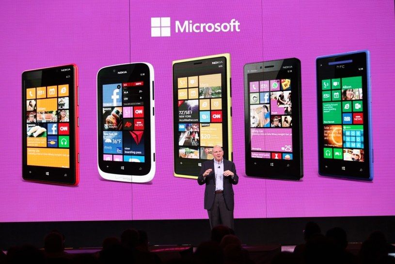Darmowa licencja Windows Phone 8 ma się przyczynić do znacznej popularyzacji tej platformy. /AFP