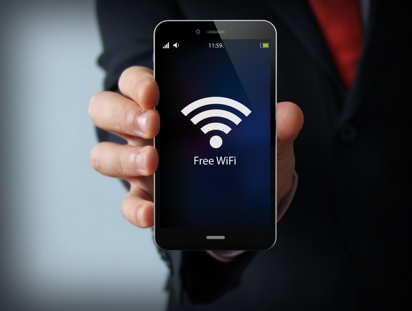 Darmowa sieć Wi-Fi to potencjalnie bardzo duże zagrożenie dla naszego telefonu /123RF/PICSEL