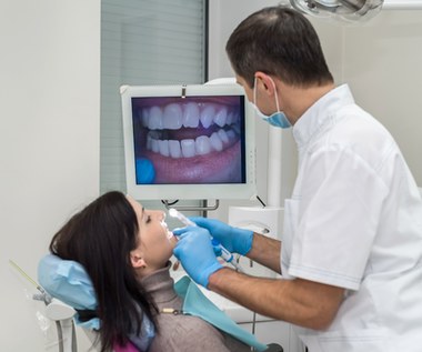 Darmowa wizyta u dentysty nawet do 450 zł. Refundacja ma tylko jeden warunek