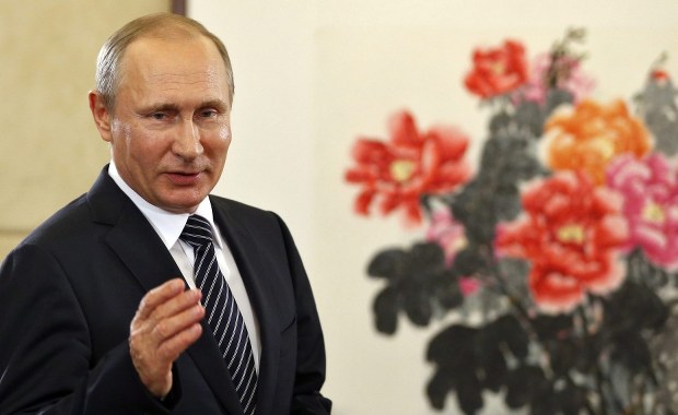 Darmowe pociągi i dodatki do emerytury. Rosyjska władza walczy o poparcie przed wyborami