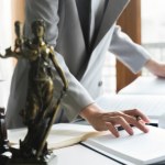 Darmowe porady prawne. Jak z nich skorzystać i gdzie ich szukać?