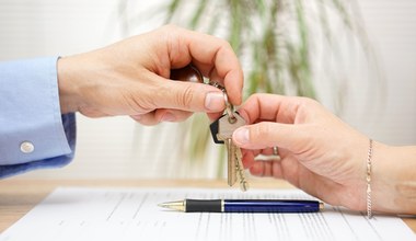 Darowizna mieszkania dla osoby spoza rodziny. Nie wolno zapomnieć o podatku