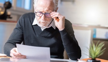 Darowizna nie zawsze chroni seniora. Prawnicy wskazują bezpieczniejszą opcję