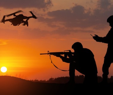 DARPA chce zasilać bazy wojskowe za pomocą dronów i laserów