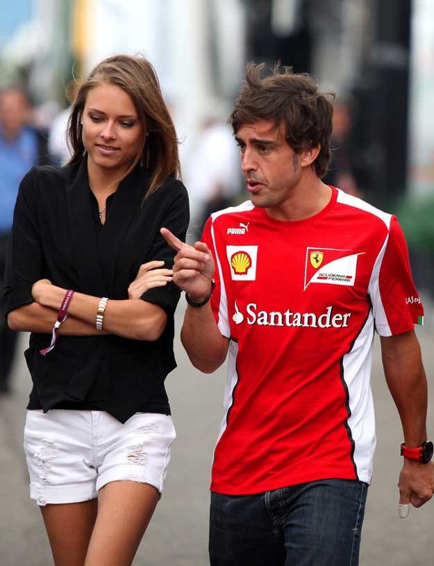 Dasha Kapustina i Fernando Alonso podczas GP Niemiec /XPB Images/Press Association Images/EAST NEWS  /Informacja prasowa