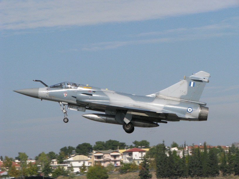 Dassault Mirage 2000 w greckich siłach powietrznych. Jeśli Francja zgodzi się na przekazanie swoich samolotów, może to zrobić także Grecja, która ma w magazynach wycofane myśliwce Mirage 2000 /Wikipedia
