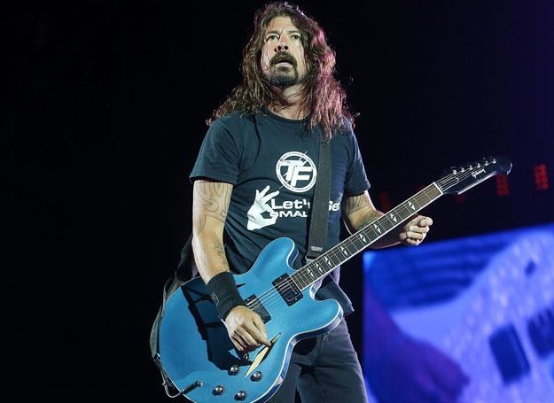 Dave Grohl na scenie - fot. Chris Hyde /Getty Images