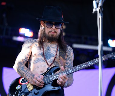 Dave Navarro (Jane's Addiction) nie może wrócić na scenę, bo cierpi na "długi covid"