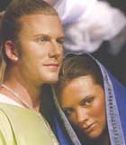 David Beckham jako Józef i jego żona Victoria jako Maria /AFP