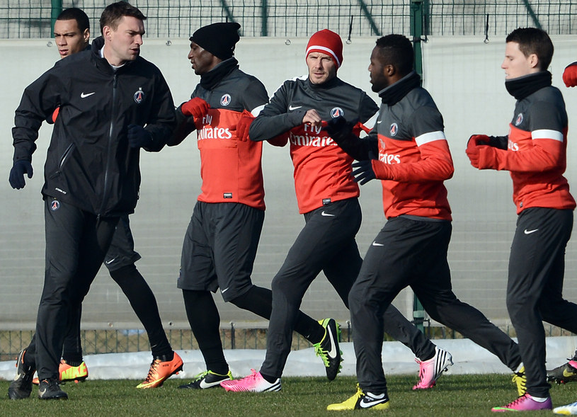David Beckham (w środku) na treningu PSG /AFP