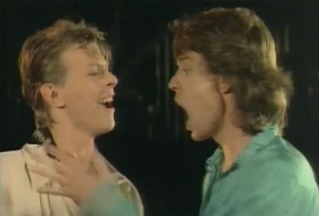 David Bowie i Mick Jagger w klipie do "Dancing In The Street " /