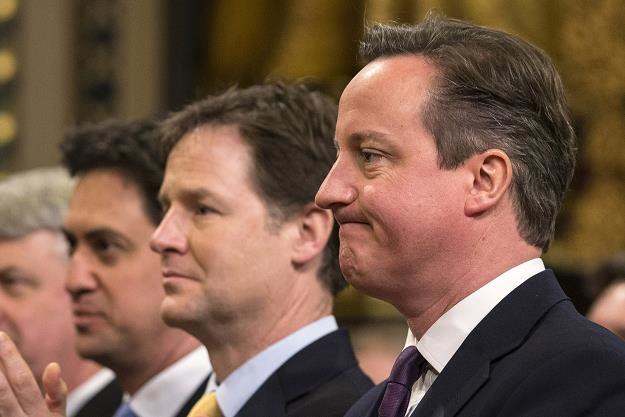 David Cameron (P), premier Wielkiej Brytanii /AFP