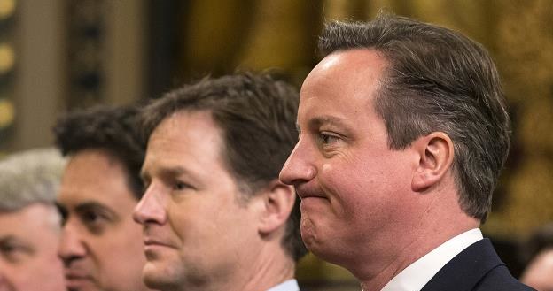 David Cameron (P), premier Wielkiej Brytanii /AFP
