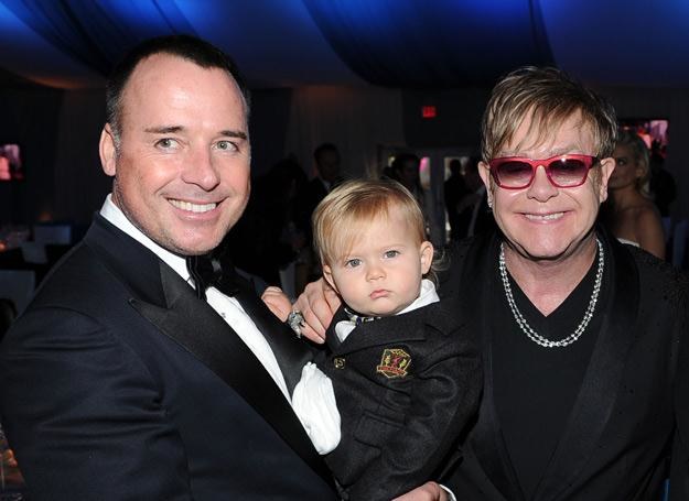 David Furnish i Elton John z synem Zacharym - fot. Larry Busacca /Getty Images/Flash Press Media