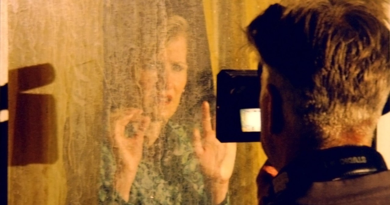 David Lynch filmuje Laurę Dern w "Inland Empire" /Everett Collection /East News