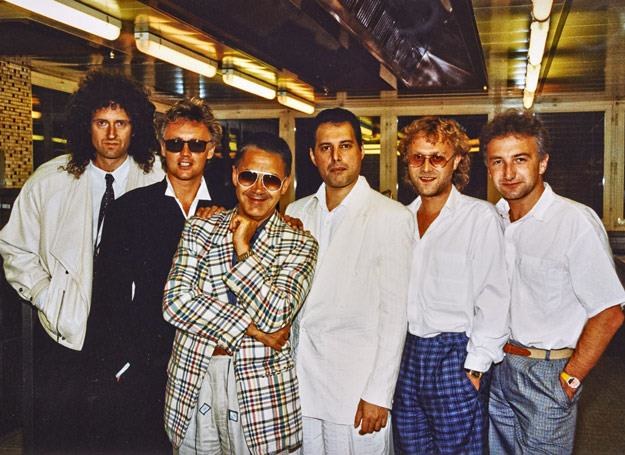 David Richards (drugi z prawej) z muzykami Queen i Claude Nobsem z Montreaux Jazz Festival /Oficjalna strona zespołu