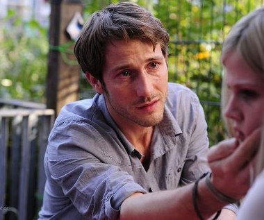 David Rott i Lisa Tomaschewsky w scenie z filmu "Dziś jestem blondynką"