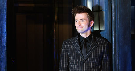 David Tennant w budce, dzięki której można podróżować w czasie i przestrzeni, fot. Chris Jackson /Getty Images/Flash Press Media