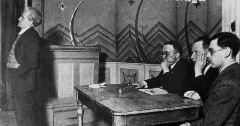 Dawid Ben Gurion (z lewej) podczas spotkania syjonistów w Wilnie. Rok 1933 /AFP