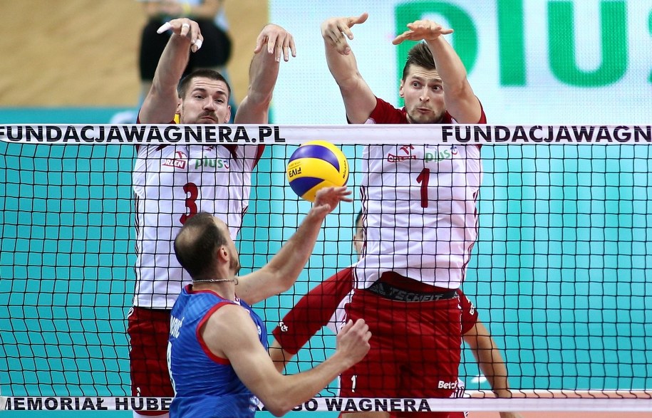 Dawid Konarski (L), Piotr Nowakowski (P) oraz Serb Marco Ivovic (przód) //Łukasz Gągulski /PAP