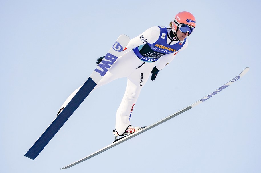 Dawid Kubacki najlepszy z Polaków po pierwszej serii konkursu Lillehammer /Terje Bendiksby /PAP/EPA