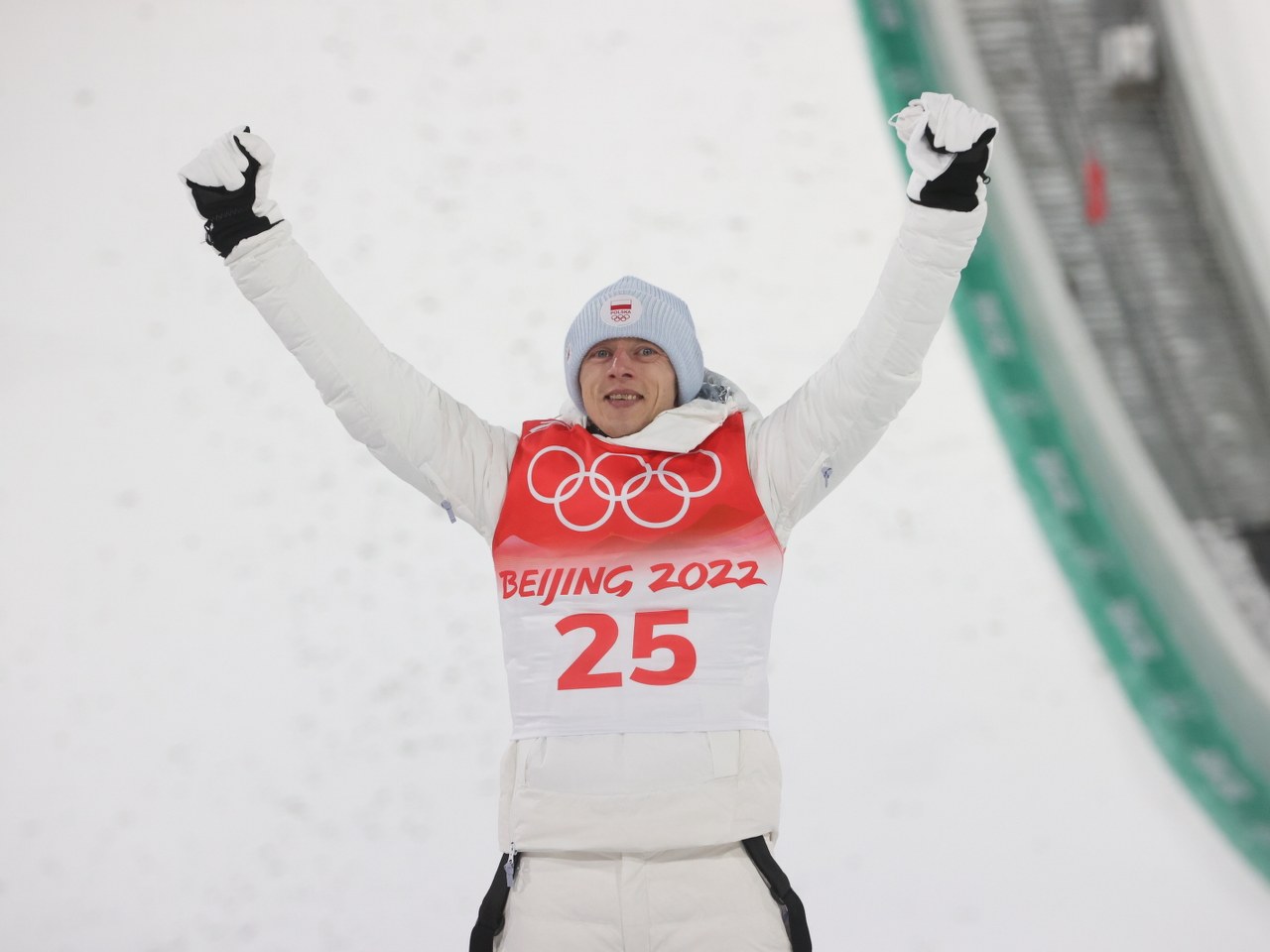 ​Dawid Kubacki po brązowym medalu w Pekinie. "Piotrek mi to mówił"