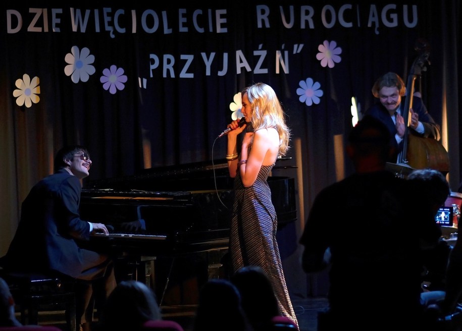 Dawid Ogrodnik i Justyna Wasilewska na planie filmu / 	Andrzej Grygiel    /PAP