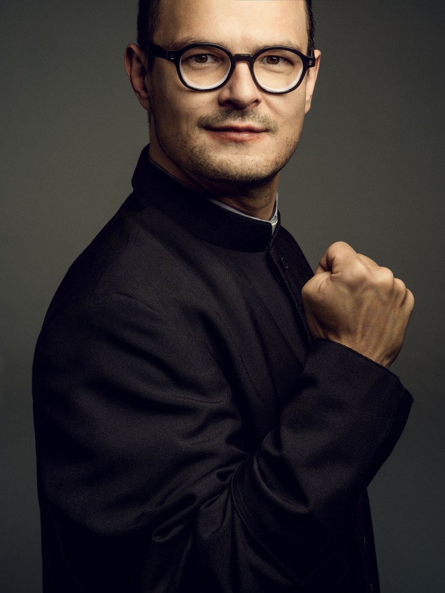 Dawid Ogrodnik jako ks. Jan Kaczkowski /Jacek Poremba /Materiały prasowe