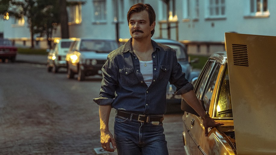 Dawid Ogrodnik na planie "Najmro" /Robert Pałka /Materiały prasowe