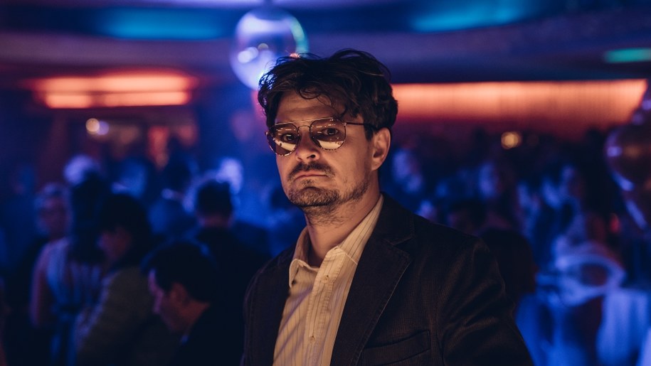 Dawid Ogrodnik na planie serialu /Robert Pałka / Netflix /Materiały prasowe