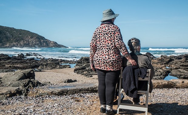 Dbaj o dziąsła, a może unikniesz choroby Alzheimera