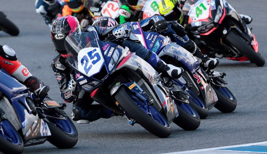 Dean Berta Vinales podczas wyścigu w Jerez de la Frontera /ROMAN RIOS /PAP/EPA