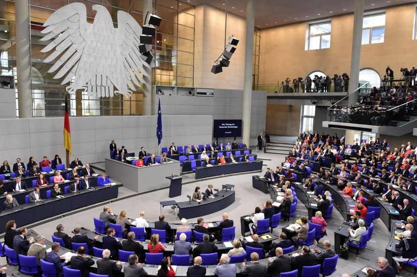 Debata na temat uchwały w Bundestagu /TOBIAS SCHWARZ /AFP