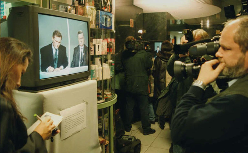 Debata telewizyjna Lecha Wałęsy i Aleksandra Kwaśniewskiego /Janek Skarżyński /AFP