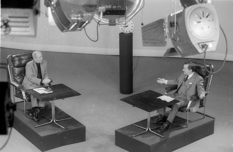 Debata telewizyjna między Lechem Wałęsą i Alfredem Miodowiczem, 1988 /Grzegorz Roginski /Reporter
