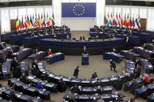Debata w Parlamencie Europejskim. Komentarze polityków. "Spektakl", "teatr polityczny", "krzykliwe hasła"