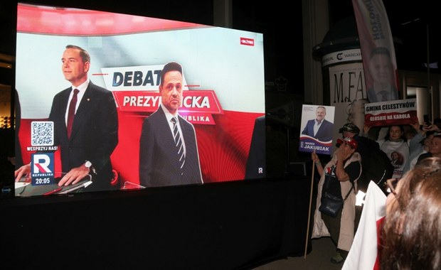Debata w Republice: Kartonowy Trzaskowski, zdjęcie u Hołowni i pytanie o płcie