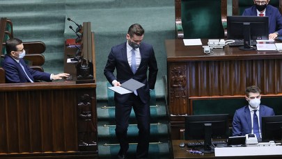 Debata w sprawie Bortniczuka. Opozycja chce odwołania ministra sportu, PiS staje w jego obronie