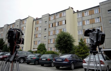 Dębica: Matka wyrzuciła niemowlę z okna na czwartym piętrze